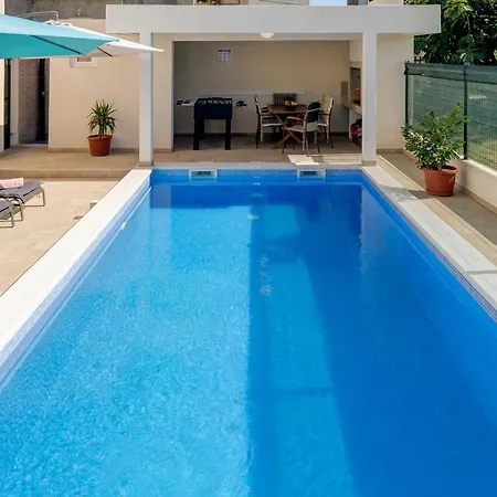 Renata + Private Swimming Pool In * スプリト