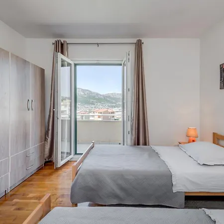 Renata + Private Swimming Pool In アパート スプリト