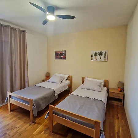 Renata + Private Swimming Pool In スプリト