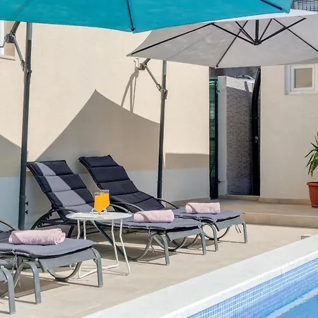 Апартаменты Renata + Private Swimming Pool In *