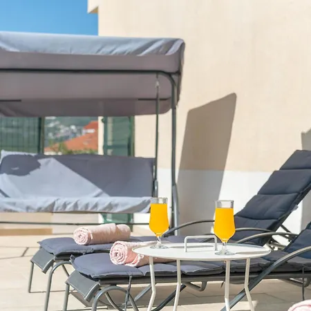 Apartment Renata + Private Swimming Pool In *