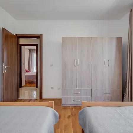 Апартаменты Renata + Private Swimming Pool In Сплит