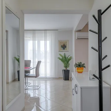 Renata + Private Swimming Pool In Split
