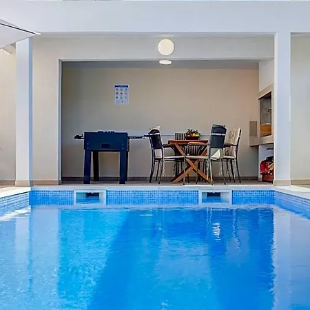 דירה Renata + Private Swimming Pool In ספליט