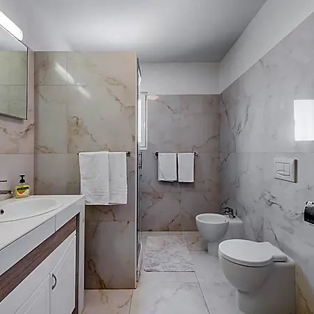 Renata + Private Swimming Pool In *