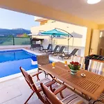 Renata + Private Swimming Pool In Apartamento