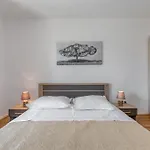 Apartamento Renata + Private Swimming Pool In