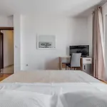 Apartamento Renata + Private Swimming Pool In